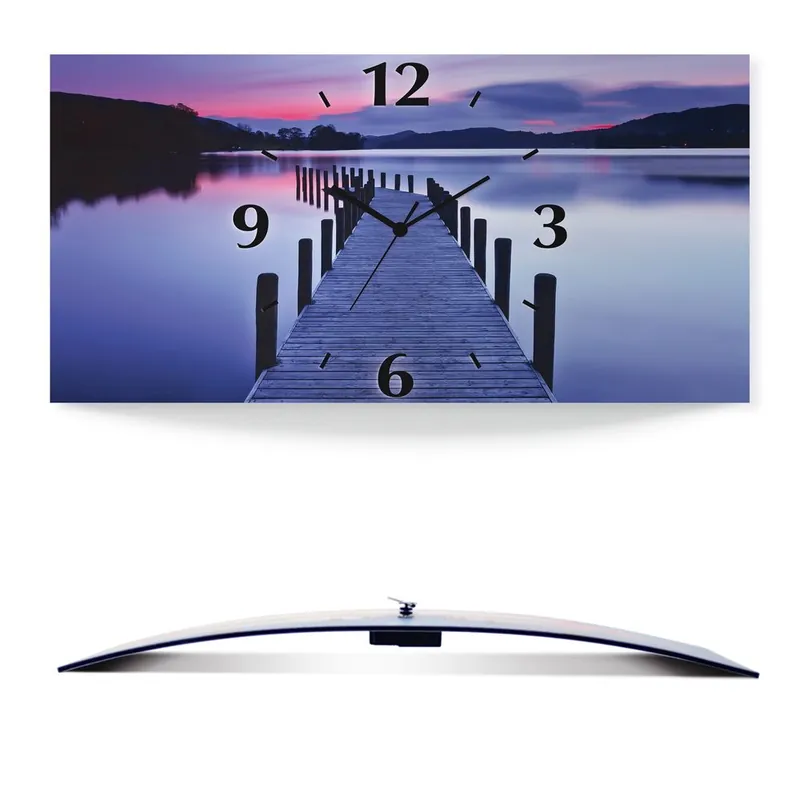 Preiswert Panorama Steg Coniston Water Wanduhr auf Alu, gebogen 50x25 cm