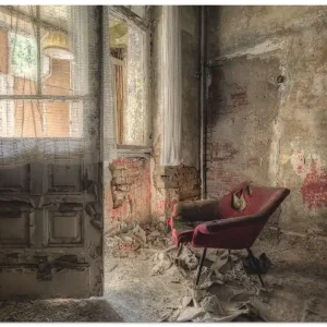 Lost Place - roter Sessel I T9SC Wandbild Markenprodukt