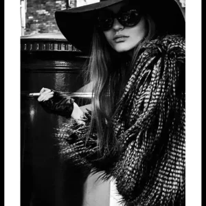 Saisonangebot Dressed in Black Poster