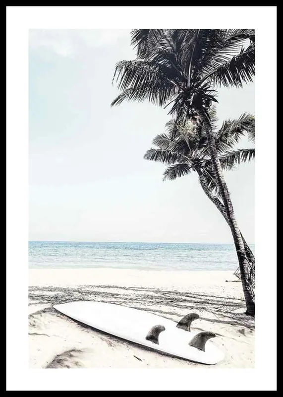 Schnäppchen Surfboard On Beach Poster