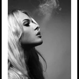 Blonde Smoke Poster Kostenloser Versand