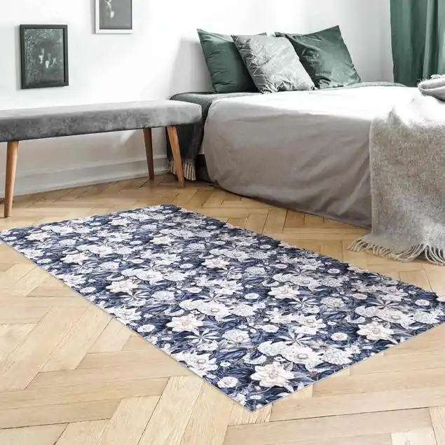 Weiße Blumen vor Blau Knallerangebot