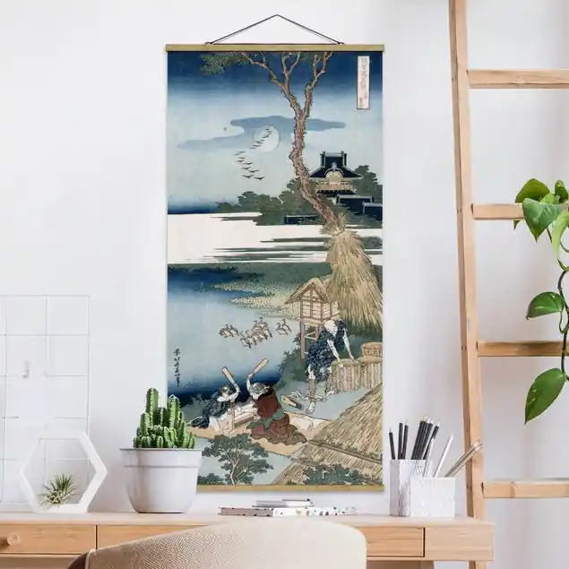 Katsushika Hokusai - Bauernfamilie schlägt Wäsche Stoffbild - Hochformat Preis Gesenkt