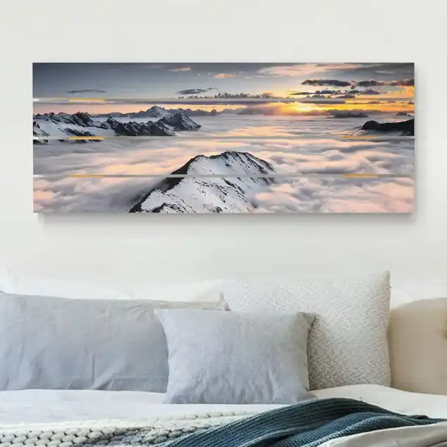 Wochenendangebot Blick über Wolken und Berge                               Holzbild Plankenoptik - Panorama