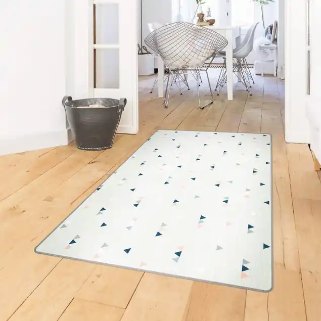 Markenprodukt Kleine Dreiecke in Blau Rosa Teppich