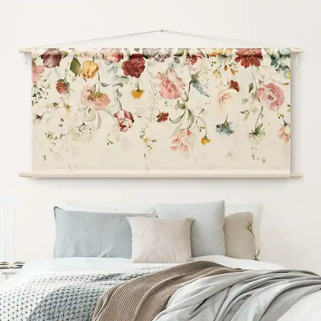 Rankende Blumen Aquarell Wandteppich • Handarbeit aus Deutschland • inkl. Rundhölzer & Baumwollseil • lösemittelfrei • natürliche Raumwirkung Sale