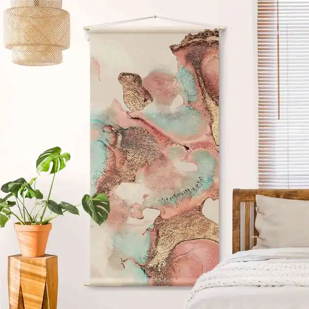 Goldenes Aquarell Rosé Wandteppich • Handarbeit aus Deutschland • inkl. Rundhölzer & Baumwollseil • lösemittelfrei • natürliche Raumwirkung Bestpreis