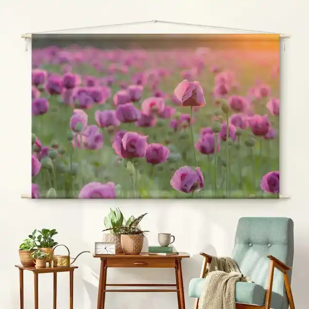 Online Kaufen Violette Schlafmohn Blumenwiese im Frühling Wandteppich • Handarbeit aus Deutschland • inkl. Rundhölzer & Baumwollseil • lösemittelfrei • natürliche Raumwirkung