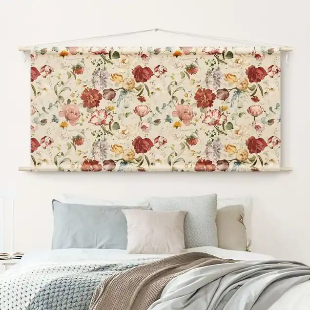 Aktuell Blumen Aquarell Vintage Muster auf Beige                               Wandteppich • Handarbeit aus Deutschland • inkl. Rundhölzer & Baumwollseil • lösemittelfrei • natürliche Raumwirkung