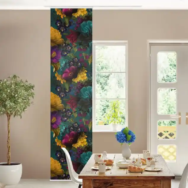Gelbe Blüten mit Blauen Blumen vor Türkis Geprüft